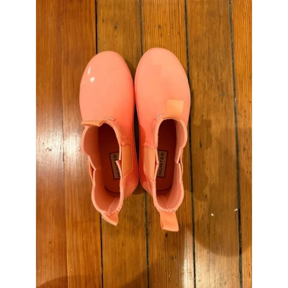 Glossy coral Hunter short boots size 5